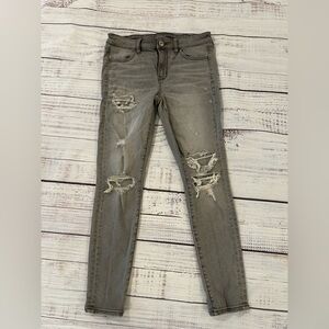 American Eagle Ripped Distressed Gray Skinny Jeans Women’s  Size 8 Short
